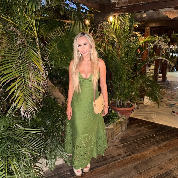 Meet your Posher, Rachel - Picture 1 of 2